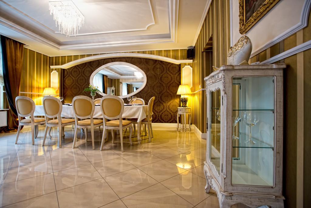 Hotel Gold Дембица Экстерьер фото